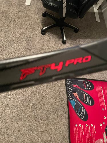 Senior Right Handed Heel Pattern  Jetspeed FT4 Pro Hockey Stick