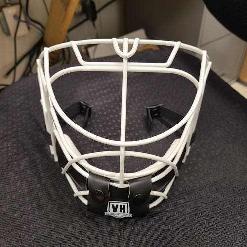 New Bauer branded Cooper hm 30 cage.