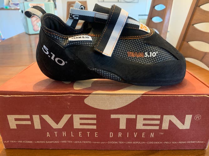 Five Ten Team 5.10 black sz 10 brand new in box