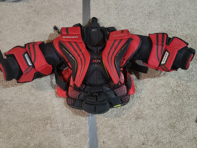 Used Small Bauer Vapor X2.9 Goalie Chest Protector