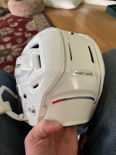 Small Bauer Re-Akt 150 Helmet