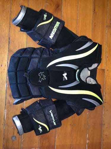 VAUGHN VENTUS LT85 CHEST PROTECTOR