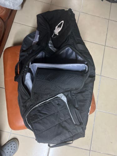 Lizard Skins Wheeled Baseball Bag