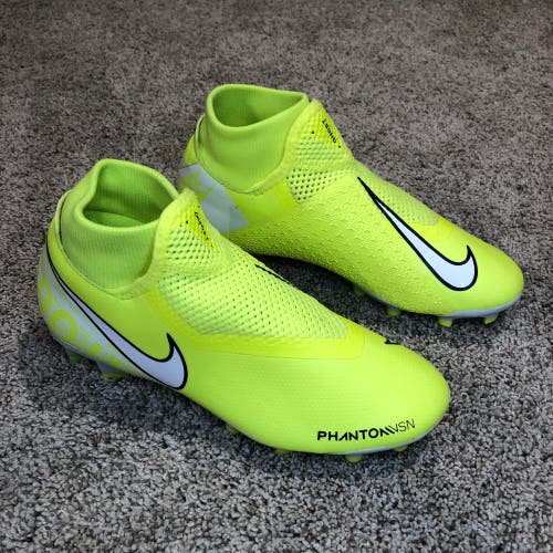 Women’s 5 Nike Phantom Vision Soccer Cleats
