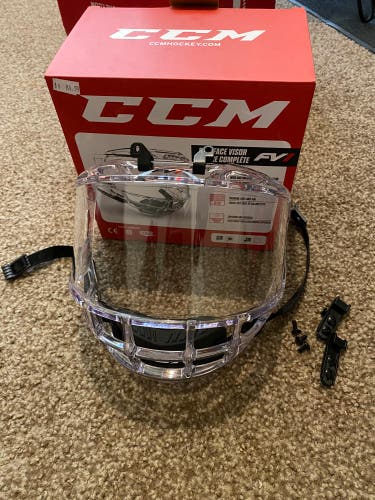 CCM FV1 Hybrid Visor Senior