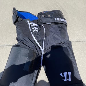 Youth Used Medium Warrior Covert QRE Pro Hockey Pants