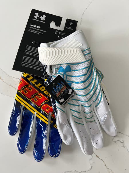 新春セール‼️UNDER ARMOUR SPOTLIGHT GLOVE M New Under Armour Men's Light Blue Spotlight WR Football