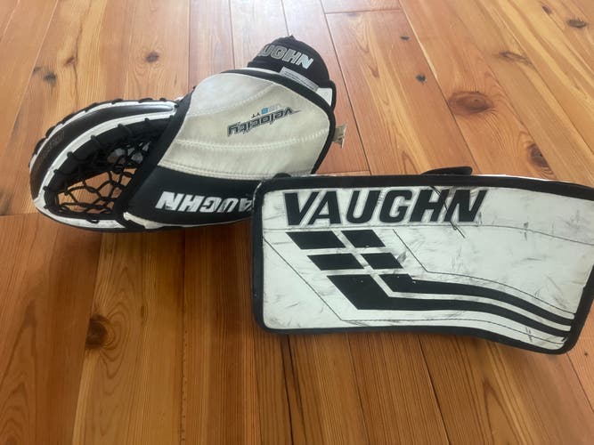 Glove and Blocker Set Vaughn Velocity VE8