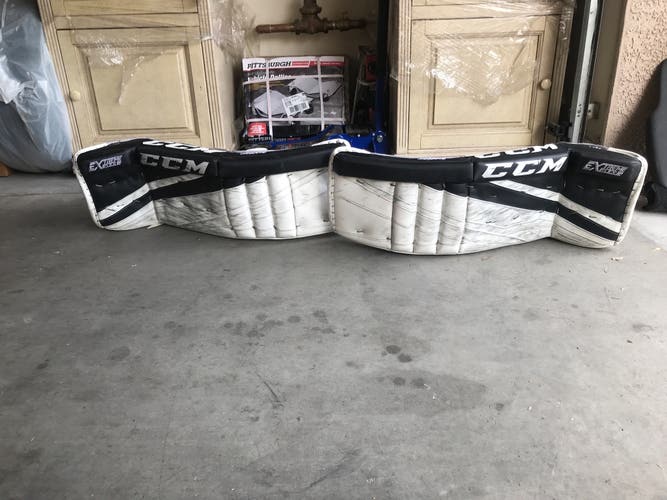 33" CCM  Extreme Flex lll Goalie Leg Pads