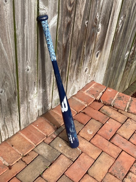 Used (-5) 27 oz 32" B-1 by B45 Bat