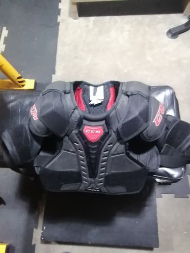 Junior Large CCM RBZ Shoulder Pads