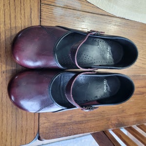 Used Women's Dansko clogs size:43 Euro