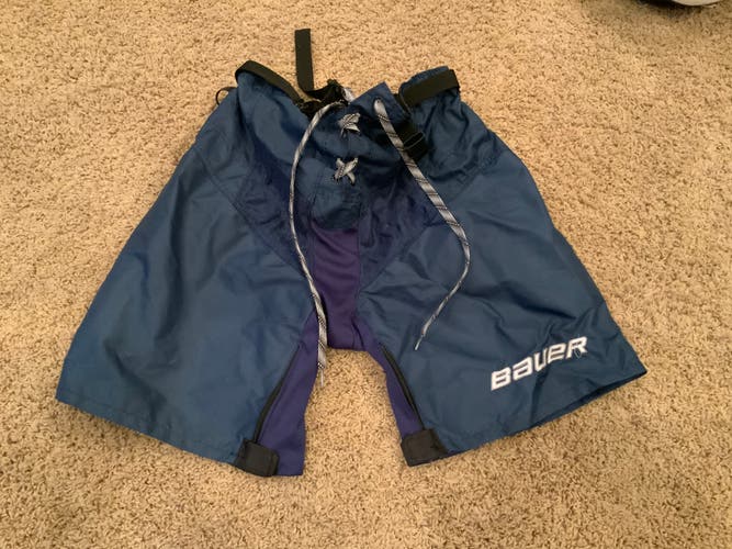 Used once senior Small Bauer Navy Shell