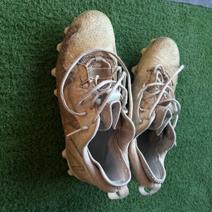 White Adult Size 9.0 (Women's 10) Low Cut Freeze
