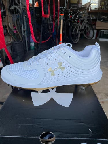 White Women's Metal Low Cut