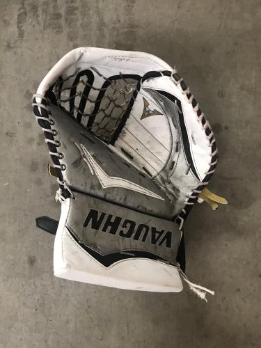 Used Regular Vaughn Velocity V6 Glove