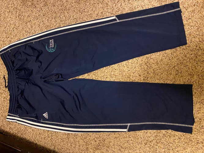 UNC Wilmington (UNCW) team-issued men's basketball trackpants size XL