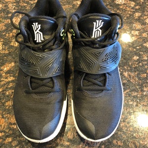 Nike Flytrap 3 Black/Volt Basketball shoes mens size 10
