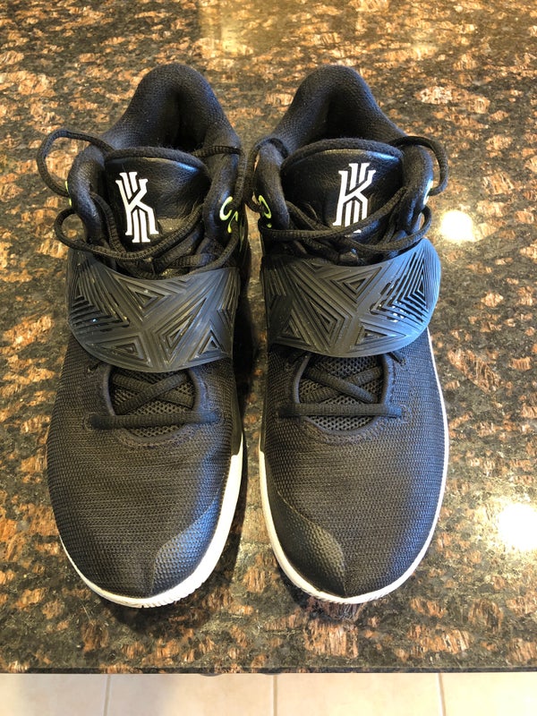 Nike Kyrie Flytrap 3 Black/Volt Basketball shoes mens size 10