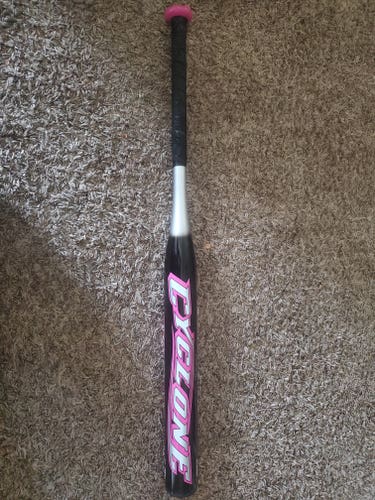 Easton Cyclone Bat (-9) 23 oz 32"