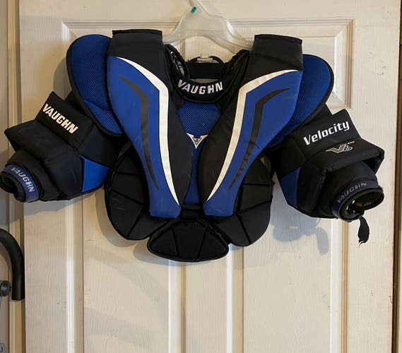 Intermediate Used Medium Vaughn Velocity V6 800 Goalie Chest Protector