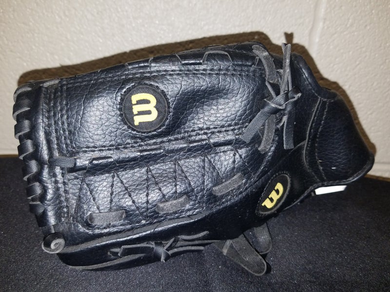 Used Wilson Left Hand Throw A0200 RTRUXLC Baseball Glove 10.5"