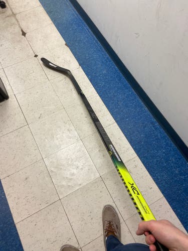 Senior Left Hand Toe Pattern Alpha DX Hockey Stick