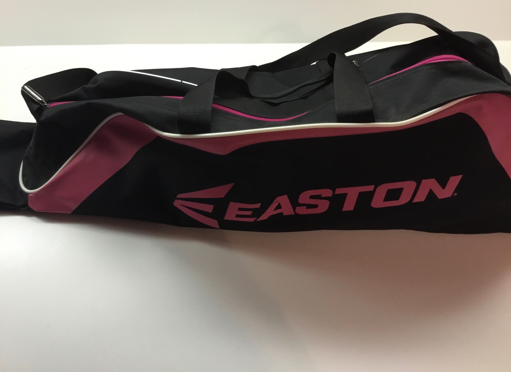 Used Easton E100T Softball Bat Tote Bag, Black and Pink