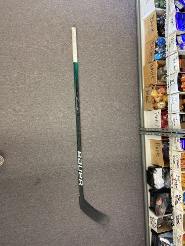 Senior Left Hand Toe Pattern Pro Stock Nexus Geo Hockey Stick