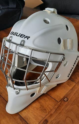 Senior New Bauer Profile 960XPM Goalie Mask Size S/M 52-58cm