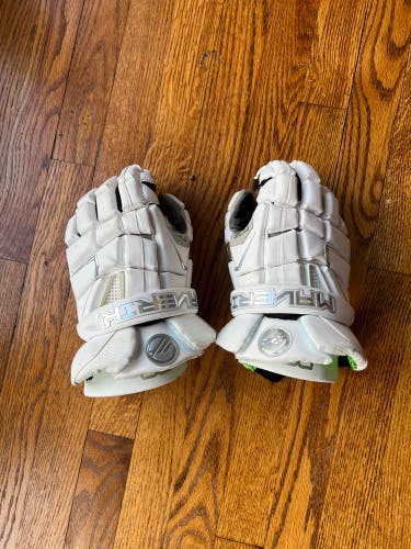 New Medium/Large Maverik M4 Arm Pads