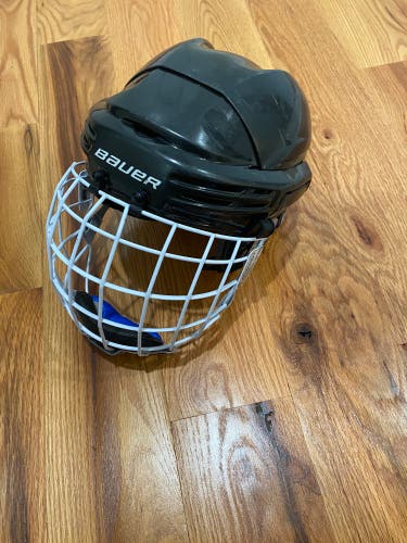 Medium Bauer 7500 Helmet w White Mask