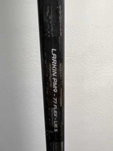 Senior Left Hand Heel Pattern  Nexus 1N Hockey Stick
