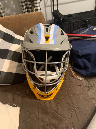 Player's Cascade R Helmet