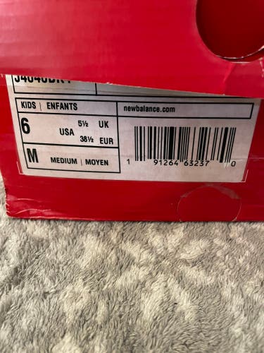 Black New Youth Men's Size 6.0 (Women's 7.0) Molded Cleats New Balance Low Cut