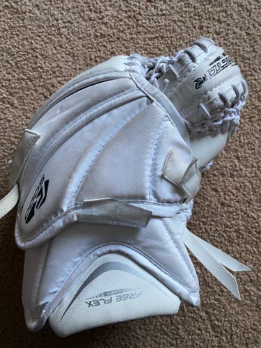 Bauer goalie glove