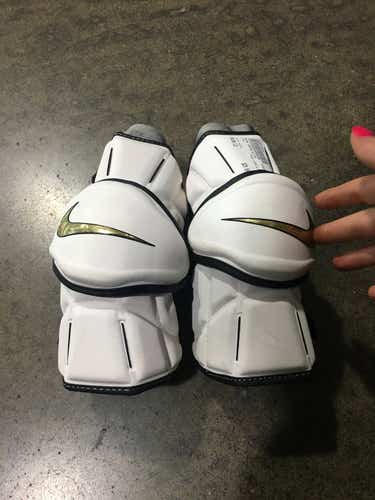 Used Nike Vapor Elite Lg Lacrosse Arm Pads & Guards