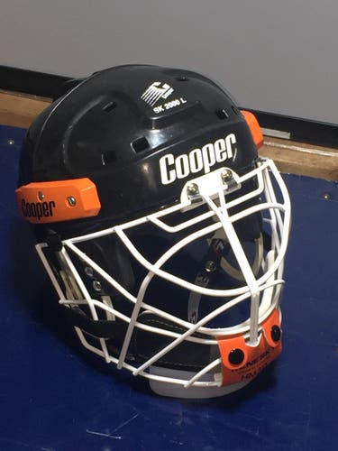 Senior Used Cooper SK 2000 Goalie Mask Pro Stock