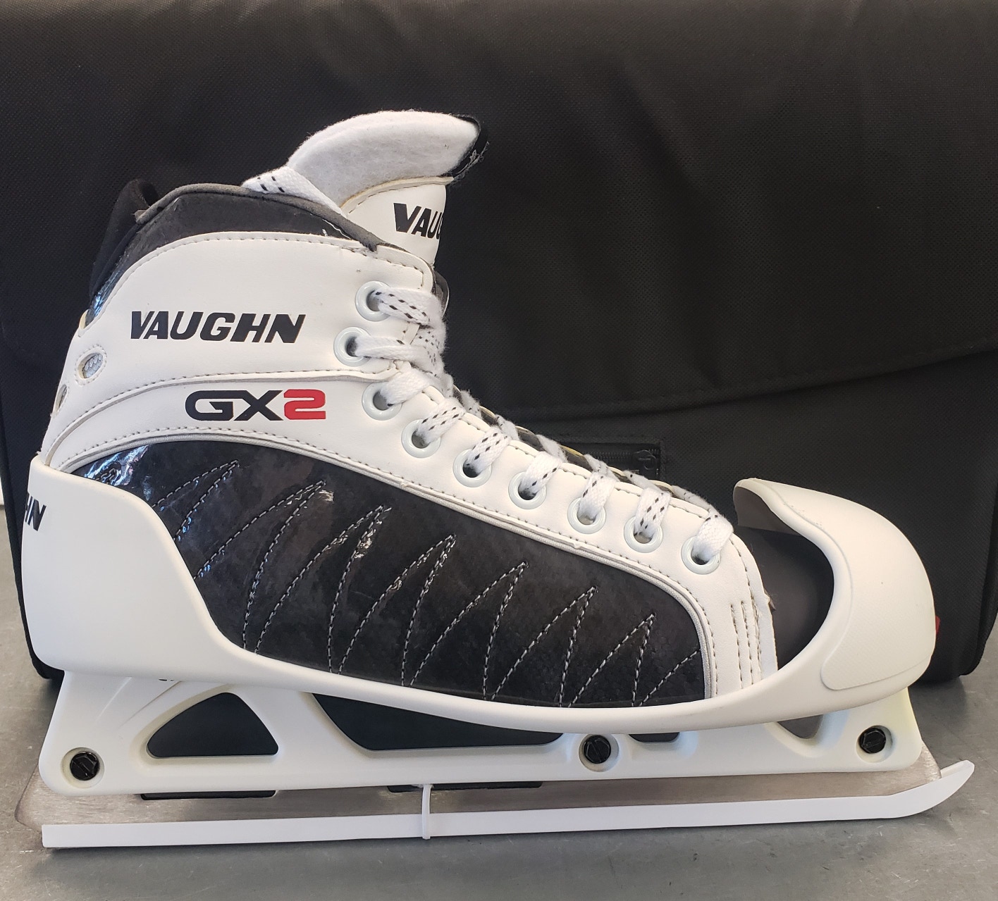 Senior New Vaughn GX2 Hockey Goalie Skates Regular Width Size 6.5