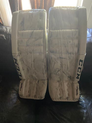 Used 32 CCM Extreme Flex 860 Goalie Leg Pads