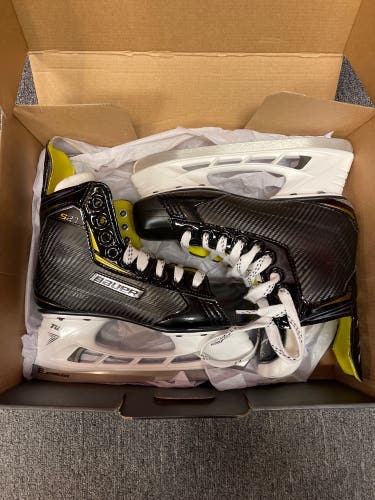 Junior Bauer Regular Width  Size 4.5 Supreme S27 Hockey Skates
