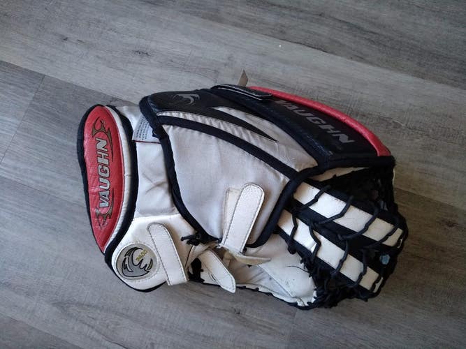 Vaughn Velocity 7400 Goalie Glove