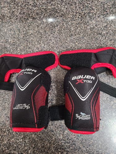 Used Small Bauer Vapor X700 Elbow Pads