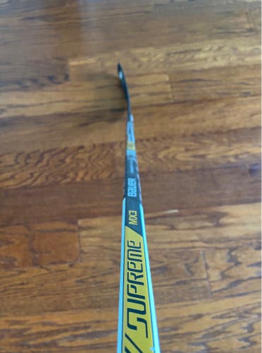 Junior Right Handed Mid Pattern  Supreme MX3 Hockey Stick