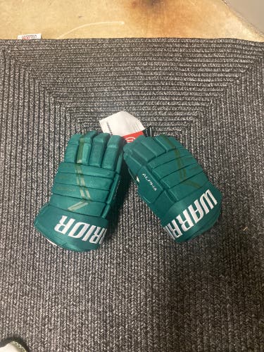 Warrior DX4 Size 13” Gloves Brand New