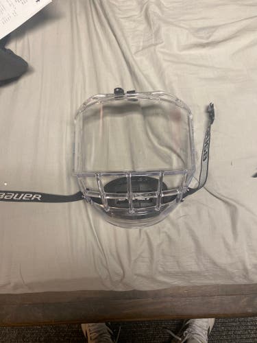 Bauer Concept 3 Full Shield Lightly Used