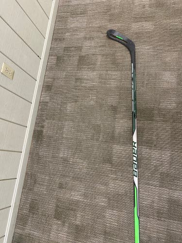 P28 77 Flex Bauer Sling Hockey Stick