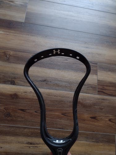 Black Used Under Armour Command Low