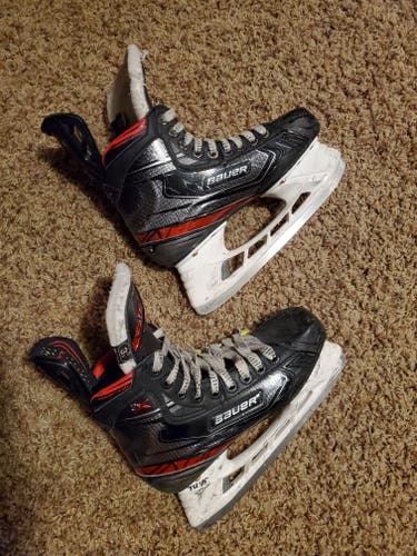 Junior Used Bauer Vapor 2X Hockey Skates Regular Width Size 3.5