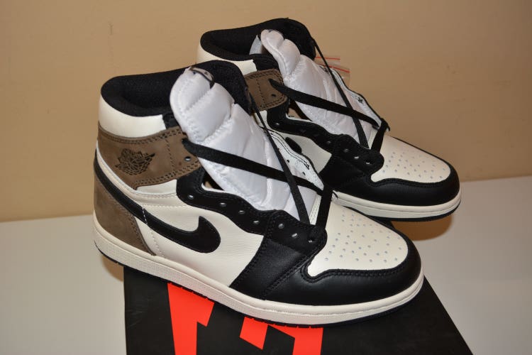 Jordan 1 Retro High OG Dark Mocha Size 7 New w/Box Basketball Shoes  @@@READ THE LISTING@@@!!!
